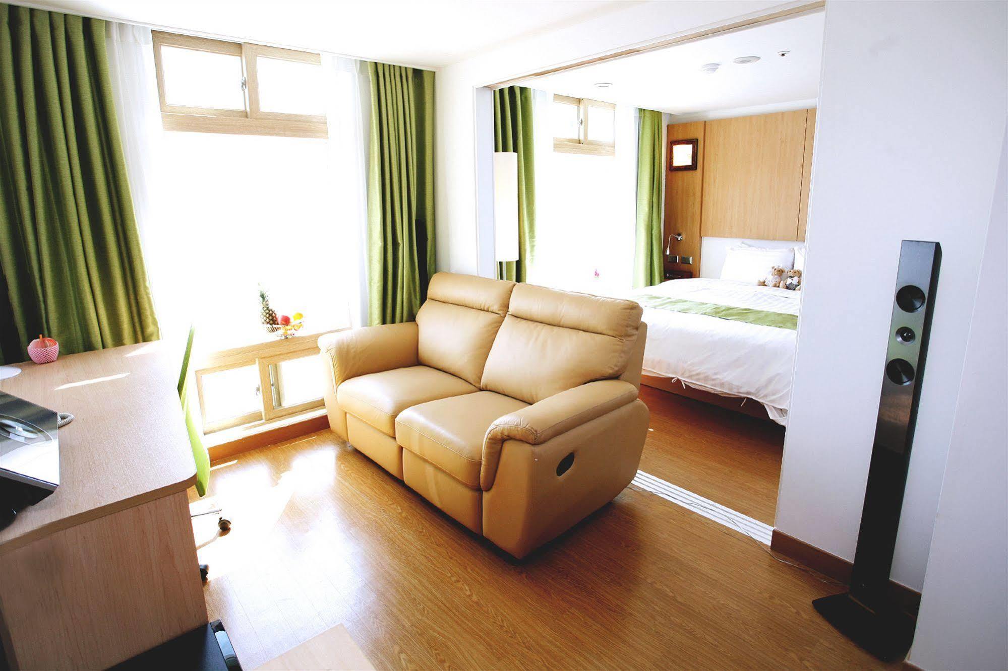 Gunsan Apple Tree Hotel Eksteriør bilde
