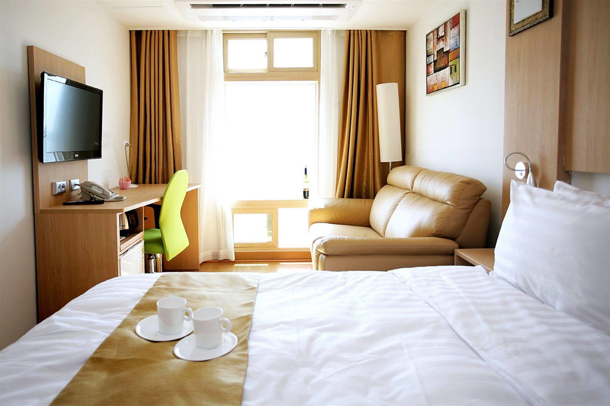 Gunsan Apple Tree Hotel Eksteriør bilde